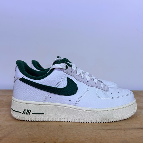 Women’s Air Force 1 - Picture 5 of 8